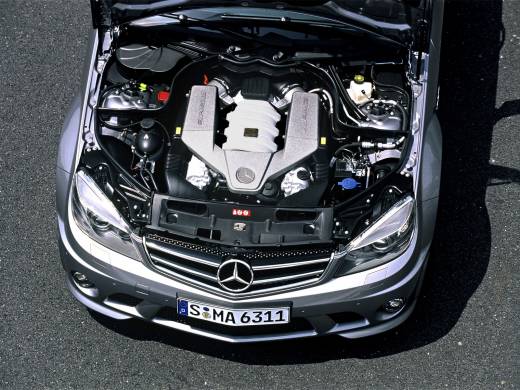 Mercedes-Benz C63 AMG стал еще мощнее и быстрее